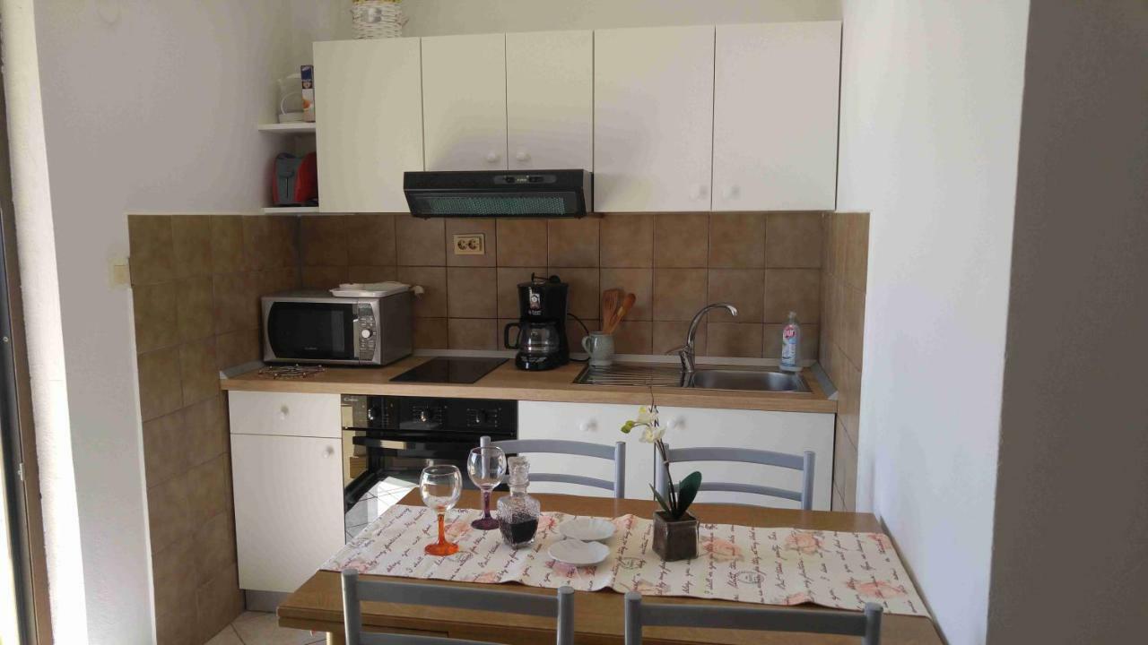 Vera Apartment 1 Rogoznica  Bagian luar foto