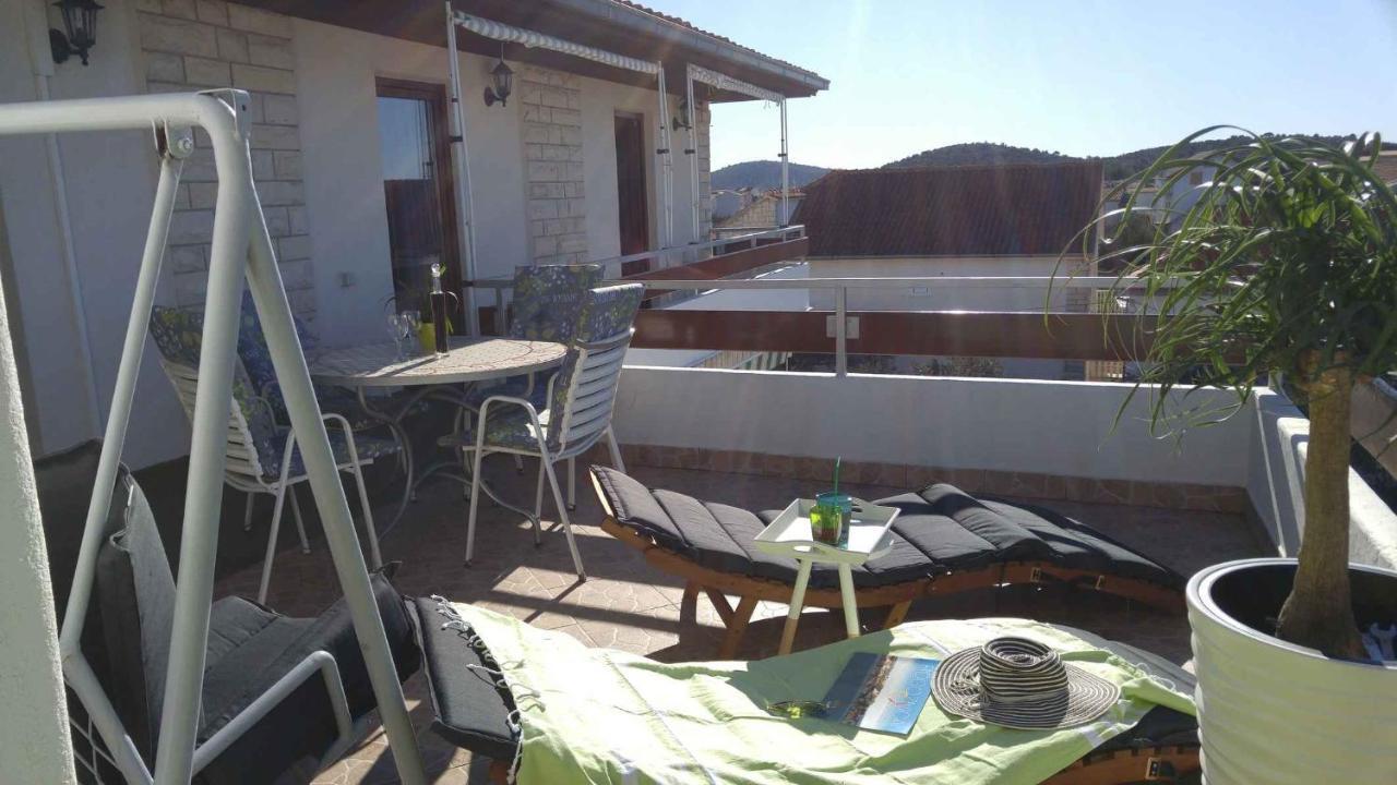 Vera Apartment 1 Rogoznica  Ruang foto