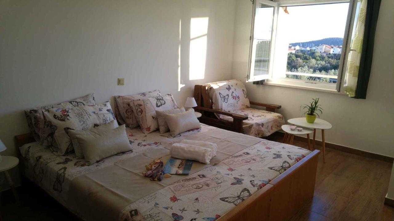 Vera Apartment 1 Rogoznica  Ruang foto