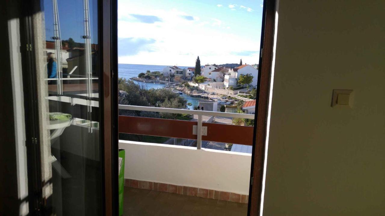Vera Apartment 1 Rogoznica  Ruang foto
