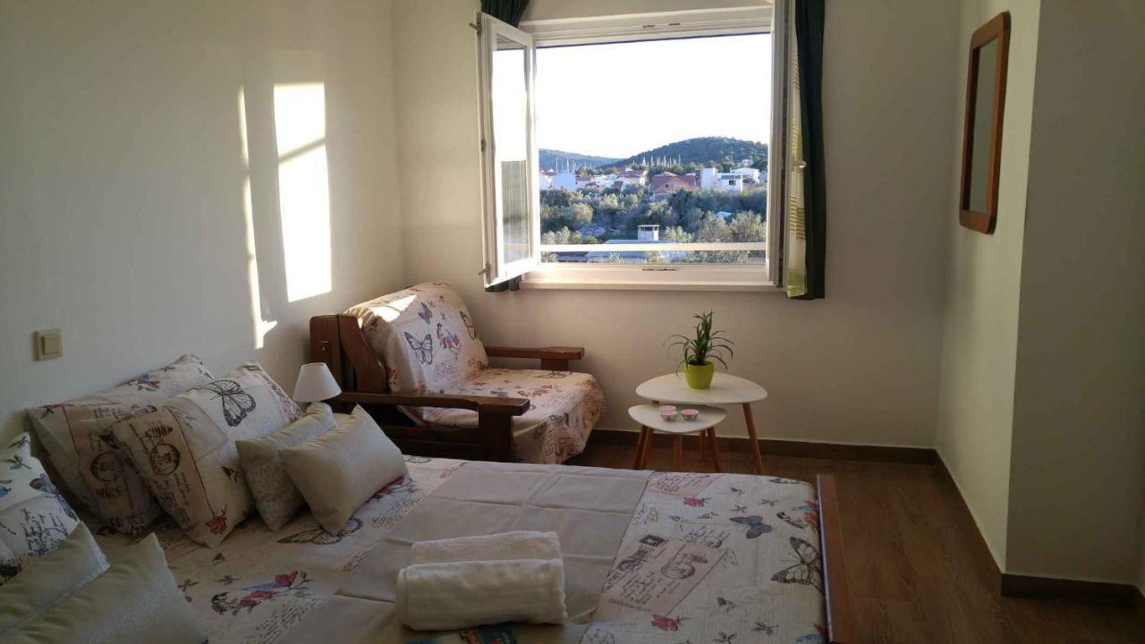 Vera Apartment 1 Rogoznica  Ruang foto